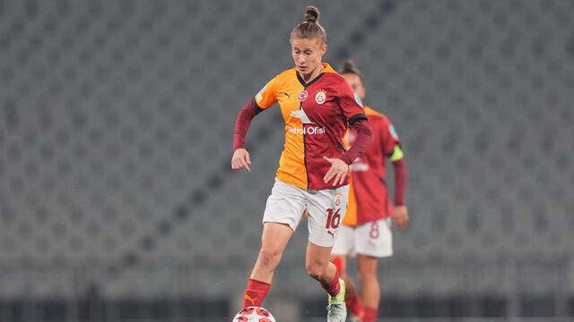G.Saray Ebru Topçu'nun sözleşmesini uzattı - HT Spor