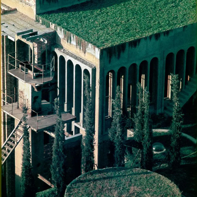 Fabrikayı 45 yılda eve dönüştürdü