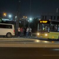 Pendik’te İETT otobüsü ticari araca çarptı – Güncel haberler | Son dakika haberleri