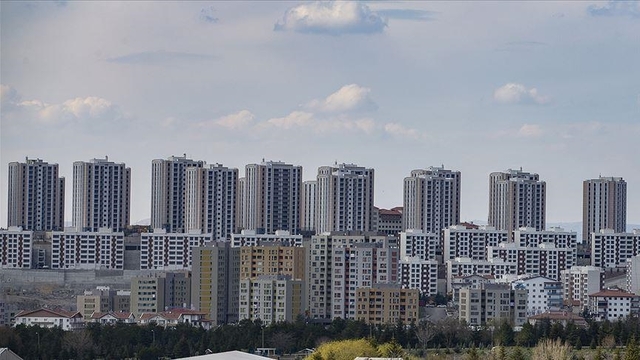 "Beyaz yakalı ev alma hayalini kaybetti"