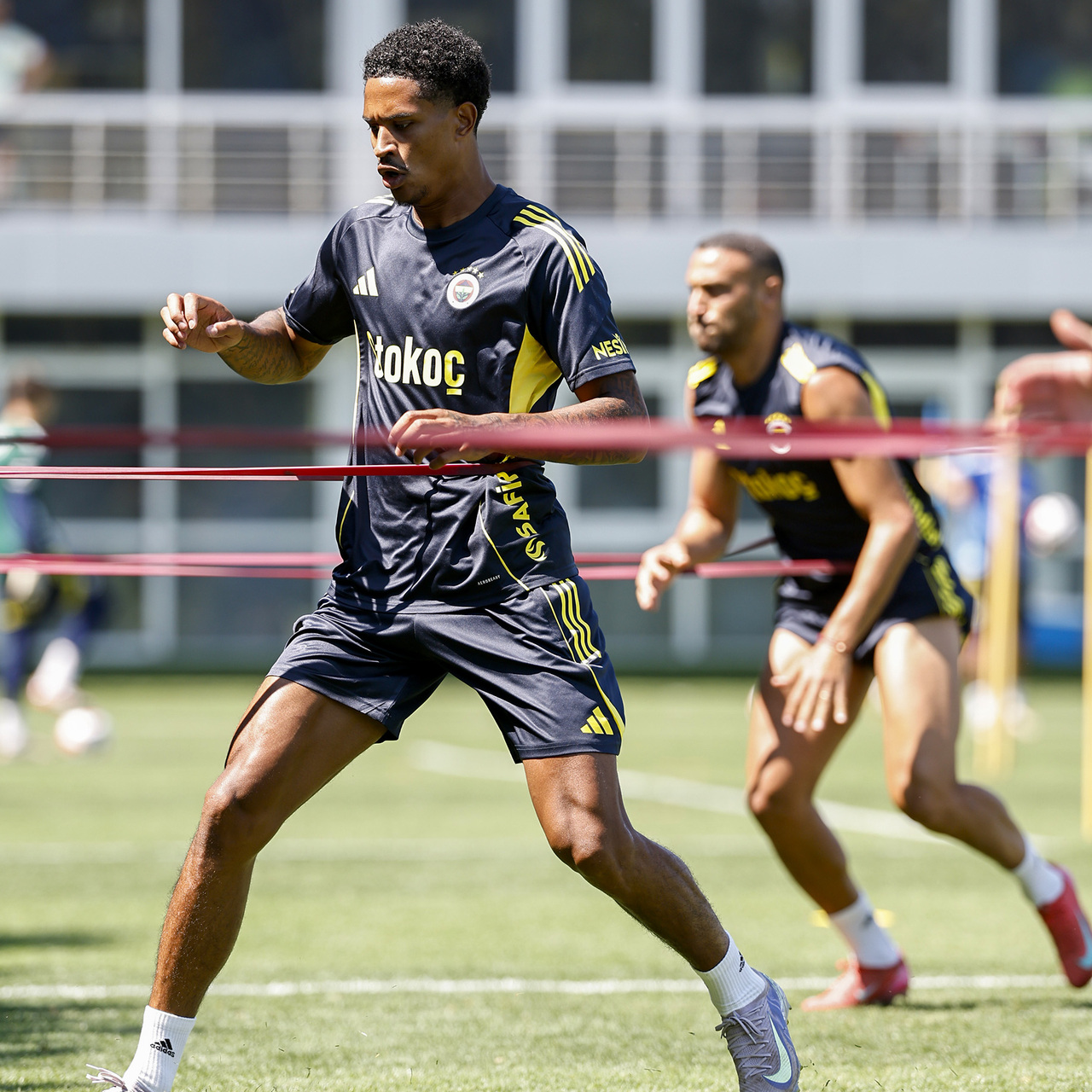 Fenerbahçe'nin yeni sezon mesaisi sürüyor!