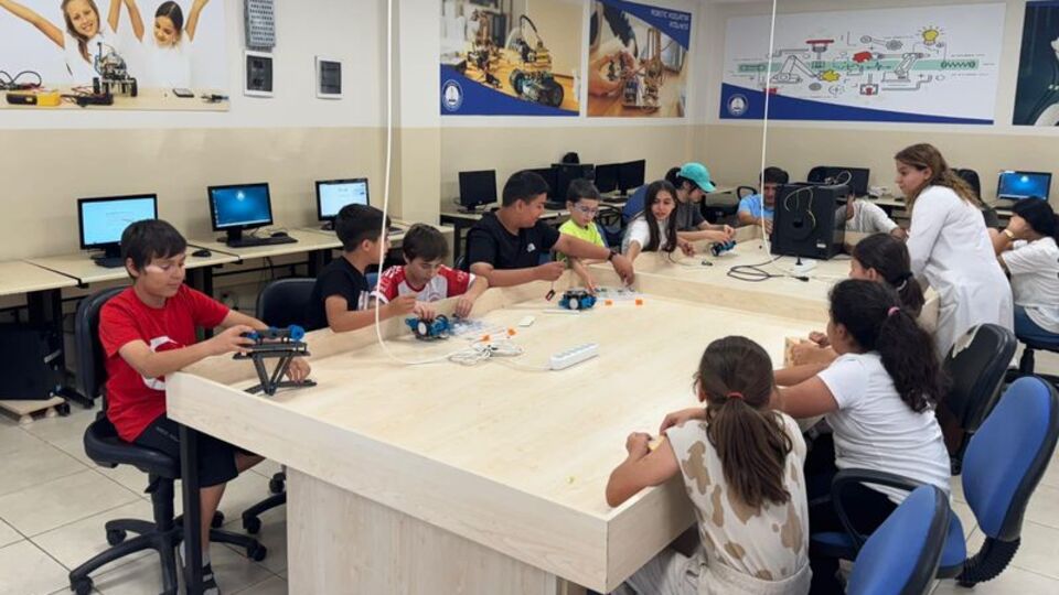 Şahinbey'de çocuklara "robotik kodlama" kursu