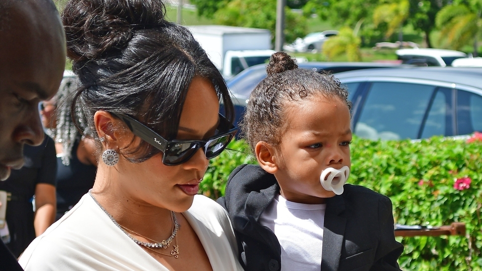 Babasının cenazesinde