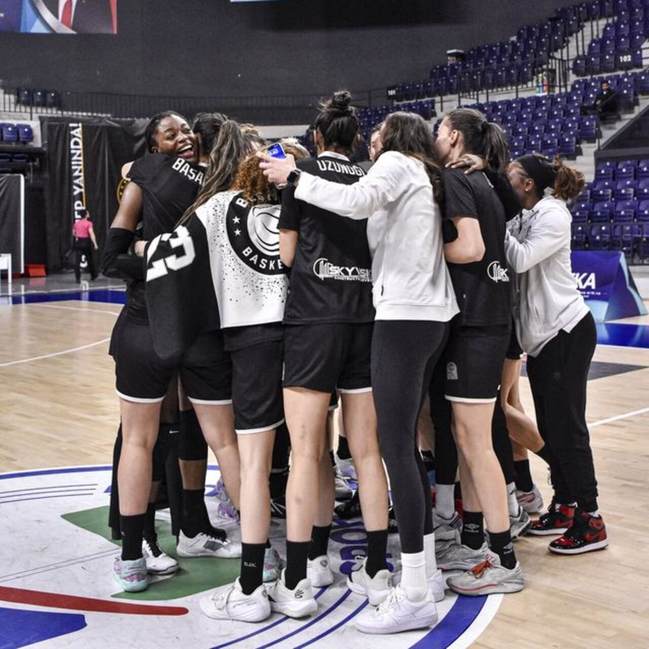 Beşiktaş ve Emlak Konut, EuroCup'ta