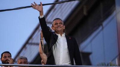 Özgür Özel bu kez Sancaktepe'de miting yaptı