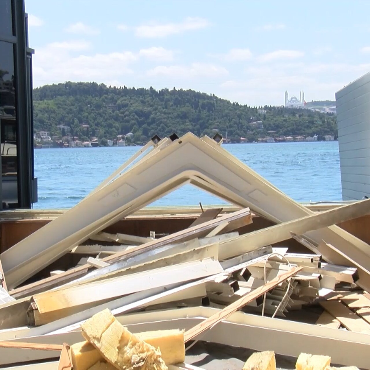 Boğaz'da yıkım! Çalışmalar başladı