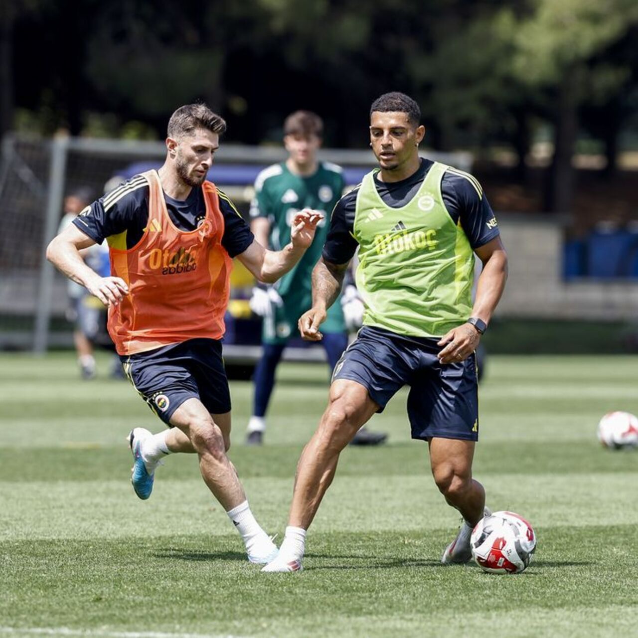 Fenerbahçe, günün ilk antrenmanını tamamladı!