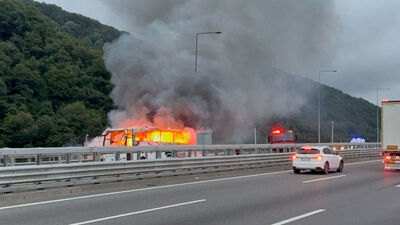 Otobüs yangını nedeniyle kapanan İstanbul istikameti ulaşıma açıldı