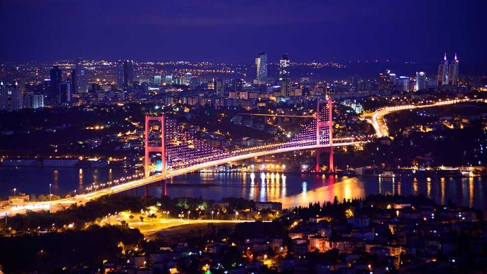 Boğazın iki yakasına 'rüşvetle ruhsat' soruşturması