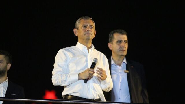 Özgür Özel, bu kez Adana'da konuştu