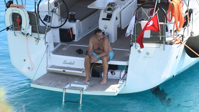 Sevdalı ile geziyor