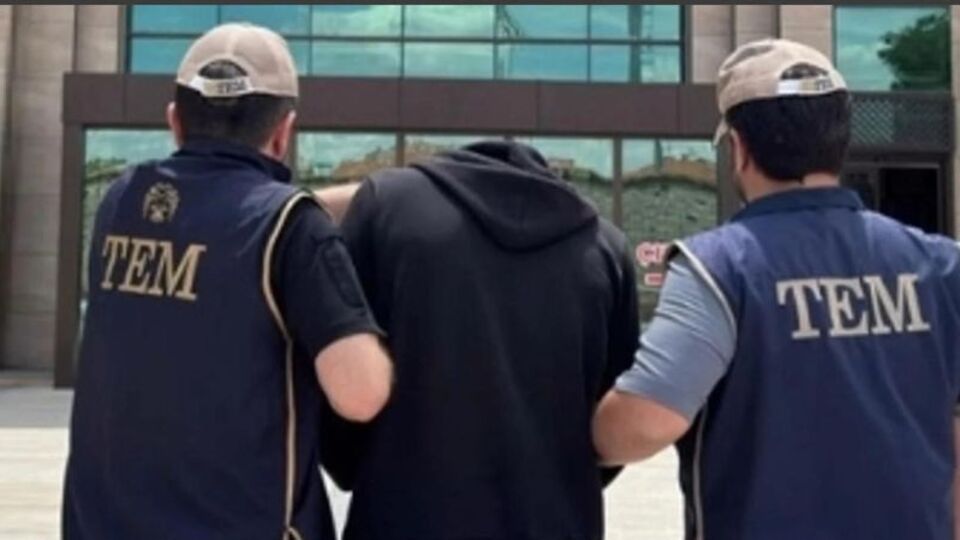 FETÖ üyesi eski istihbaratçı yakalandı