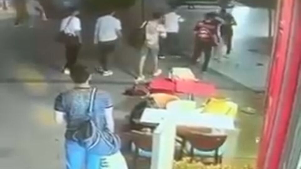 Sosyal medya saldırısı! Eski eşinin arkadaşını darp etti!