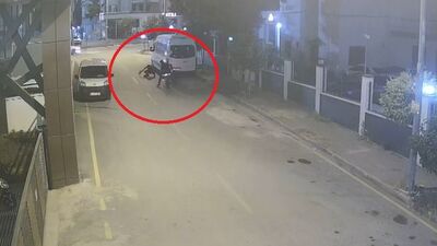 Kapkaç kâbusu! Kadını yerde sürüklediler!