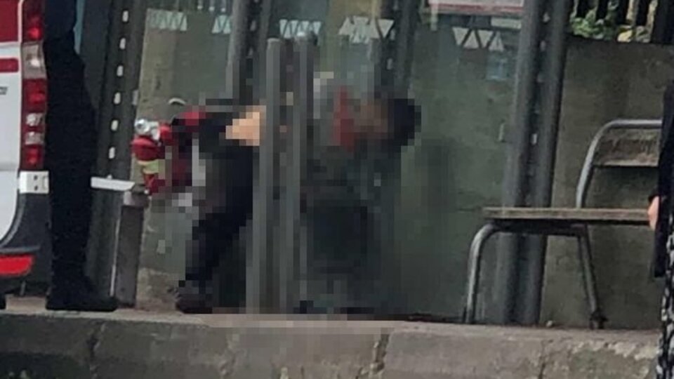 Hastaneden çıktı, durakta öldü