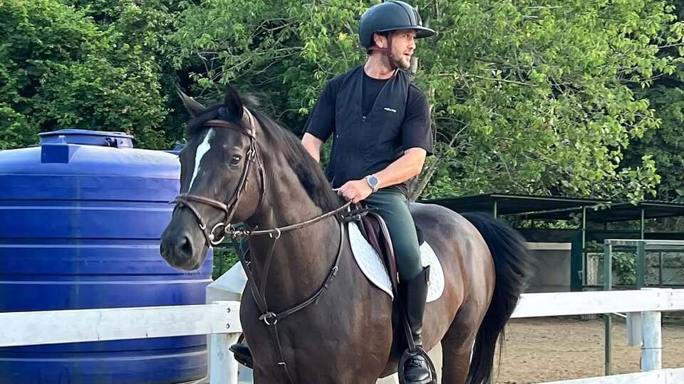 At üzerindeki hünerlerini sergiledi