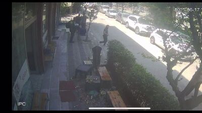 Kıraathaneye çöp yağdı!