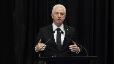 Vali Gül: Çok şey yaşıyoruz, çabuk unutuyoruz