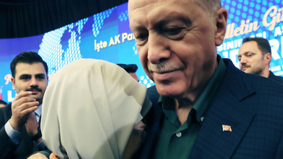 Emine Erdoğan gözyaşlarını tutamadı