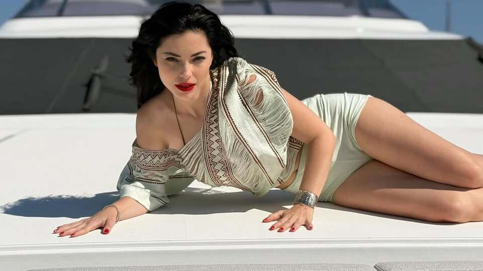 Bir karada bir denizde