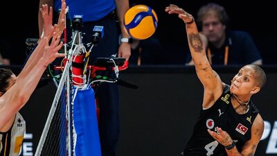 Sultanlar, İtalya karşısında 5 sette yıkıldı!