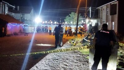 Düğünde pompalı tüfekle havaya ateş açıldı: 2 yaralı