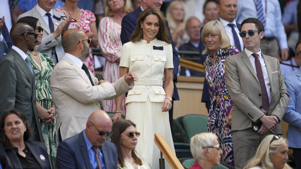 Ayakta alkışlandı