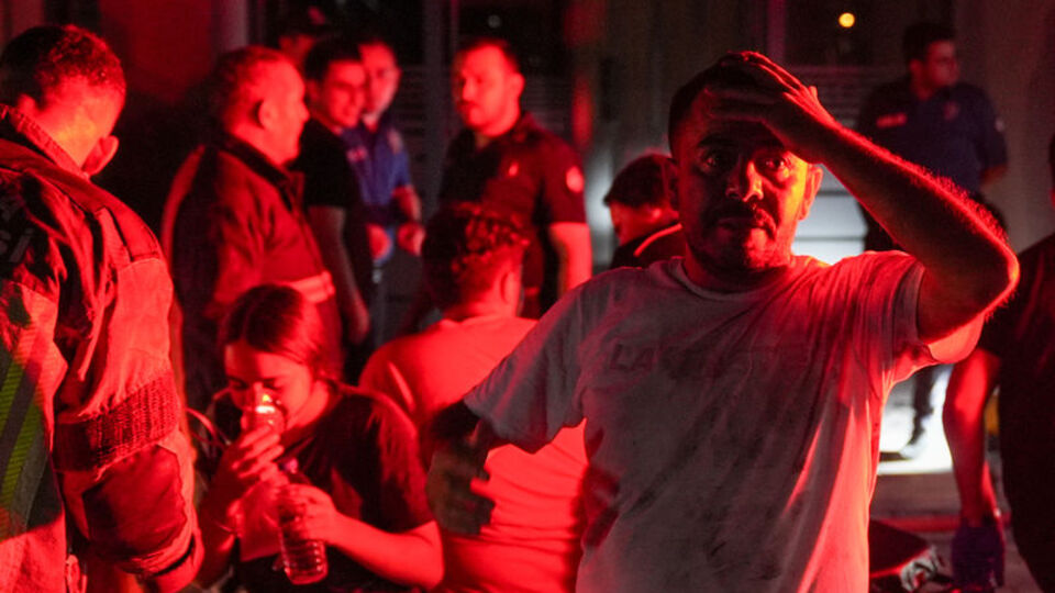 Ankara'da 26 katlı binada yangın: 3 ölü