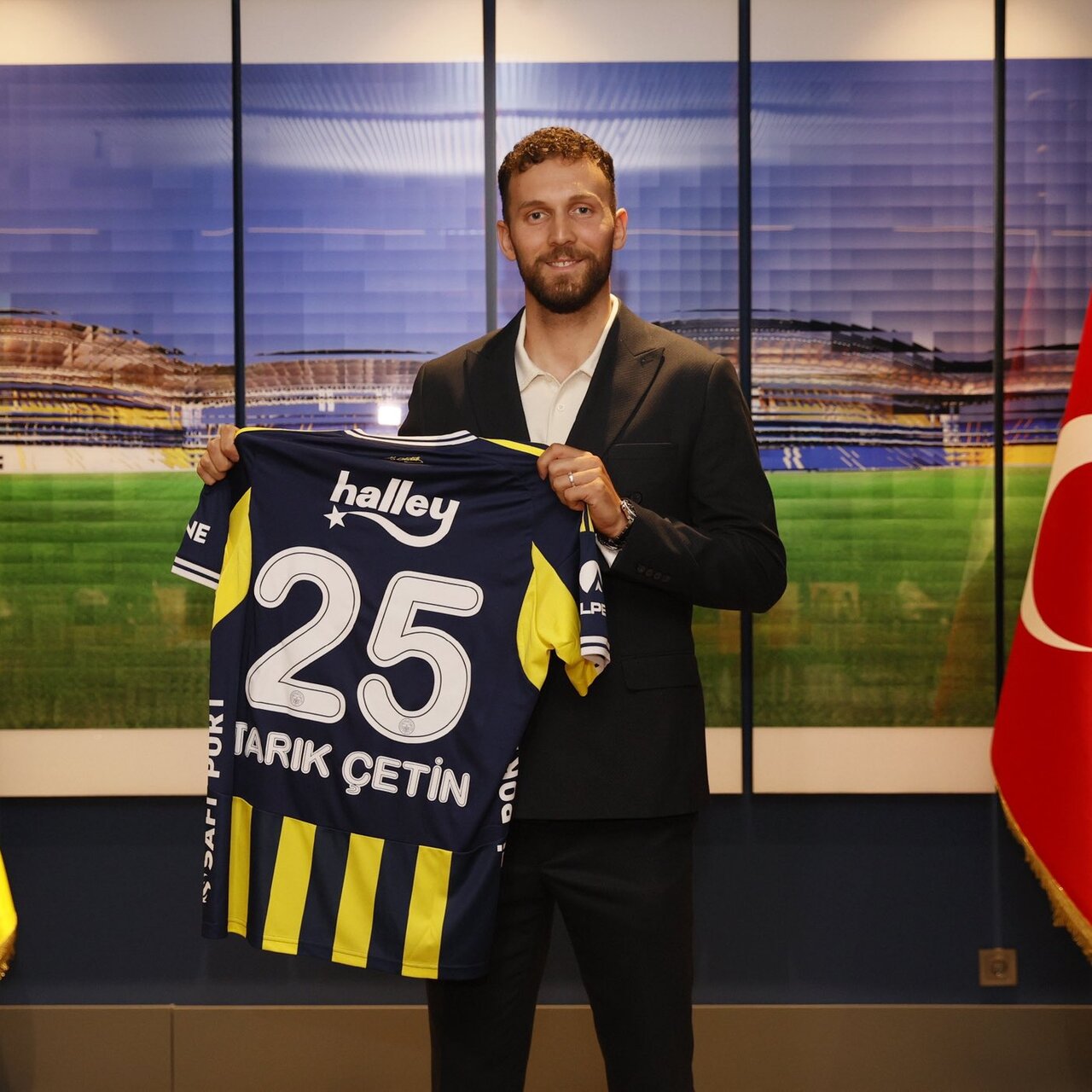Fenerbahçe transferi açıkladı!