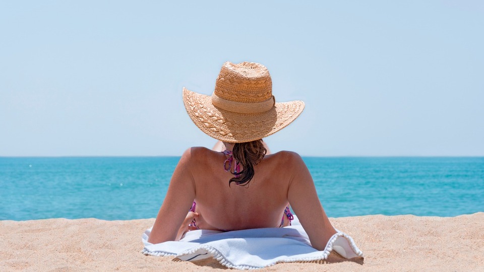Sağlıklı güneşlenmenin püf noktaları!