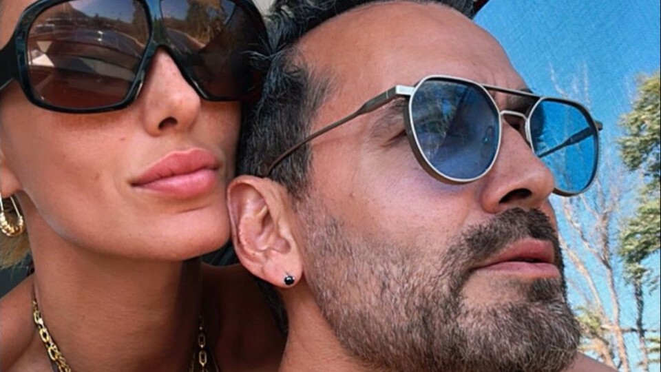 Sevgilisini paylaştı