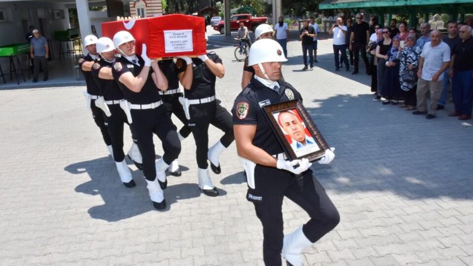 Polis memuru kaza kurşunu kurbanı