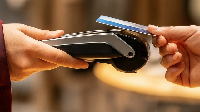 'Nakitten karta geçiş arttı'