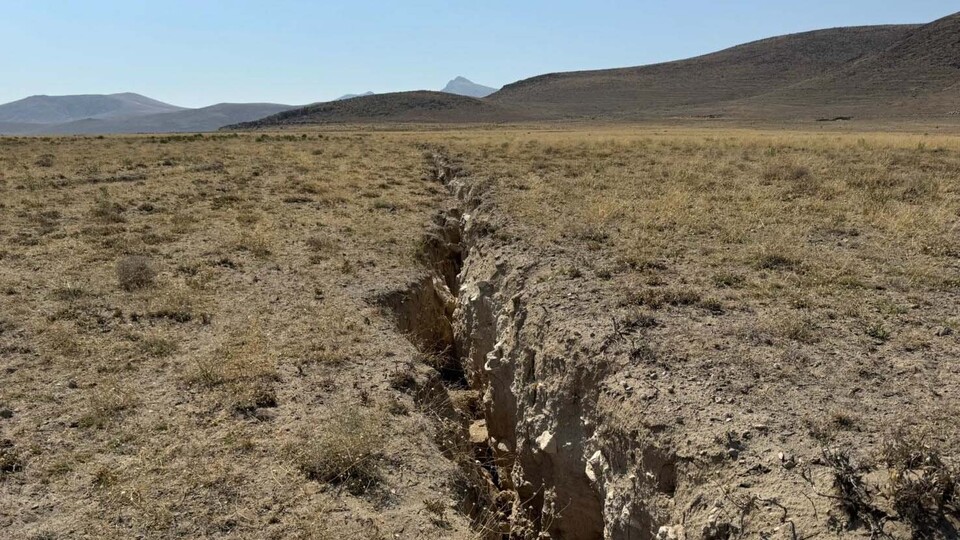 Paralel şekilde ilerliyorlar! 4'ü de 2 km uzunluğunda!
