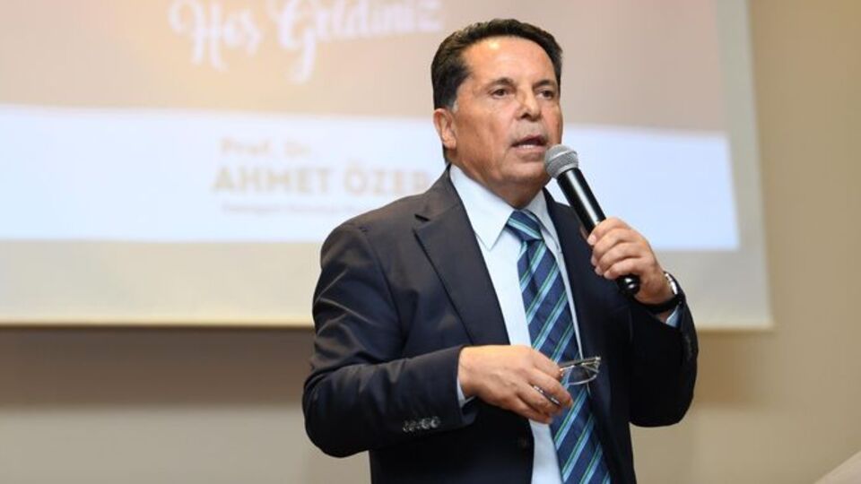 Ahmet Özer'e terör davasında tahliye kararı