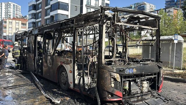 Yolcu otobüsünde yangın çıktı