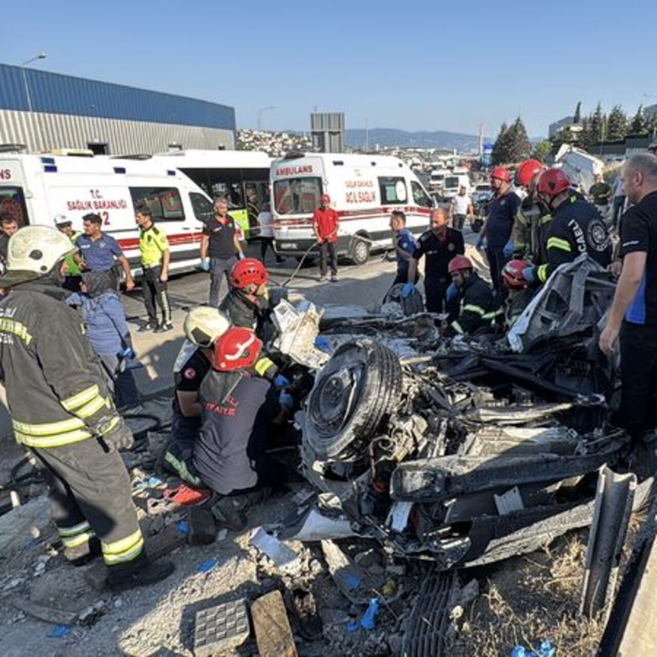 Kocaeli'de zincirleme kaza: 5 ölü, 1 yaralı