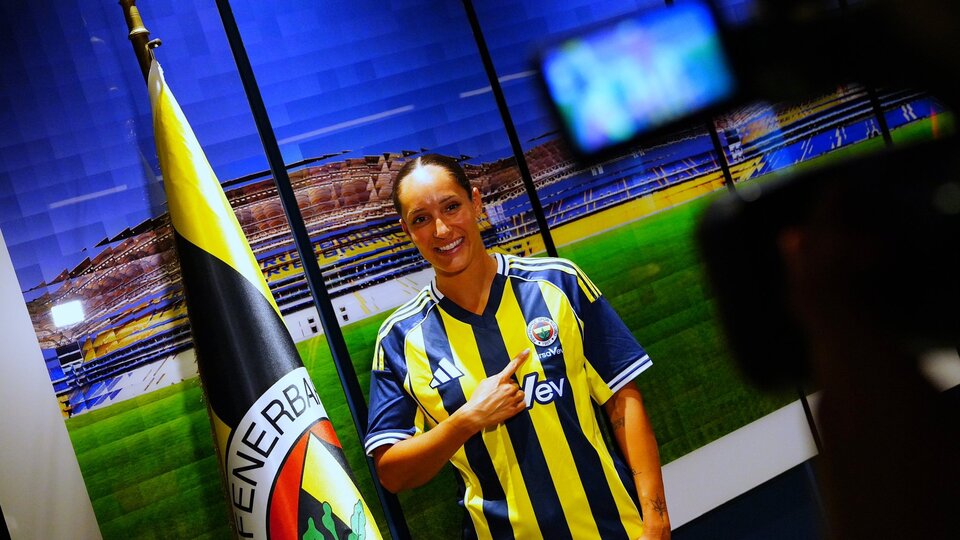 Fenerbahçe, Elena Santos'u kadrosuna kattı!
