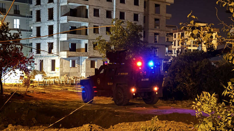 Silahlı saldırıda baba öldü, 3 çocuğu yaralandı