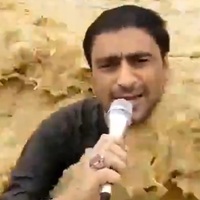 Sel sularının içinde haberi aktardı!