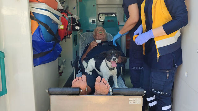 Vefalı dost, başından ayrılmadı