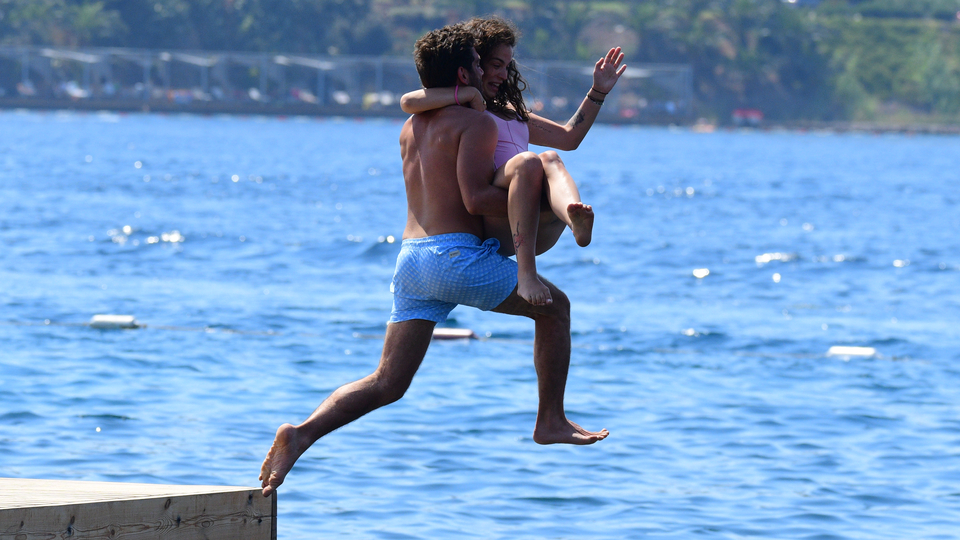 Âşıkların deniz keyfi