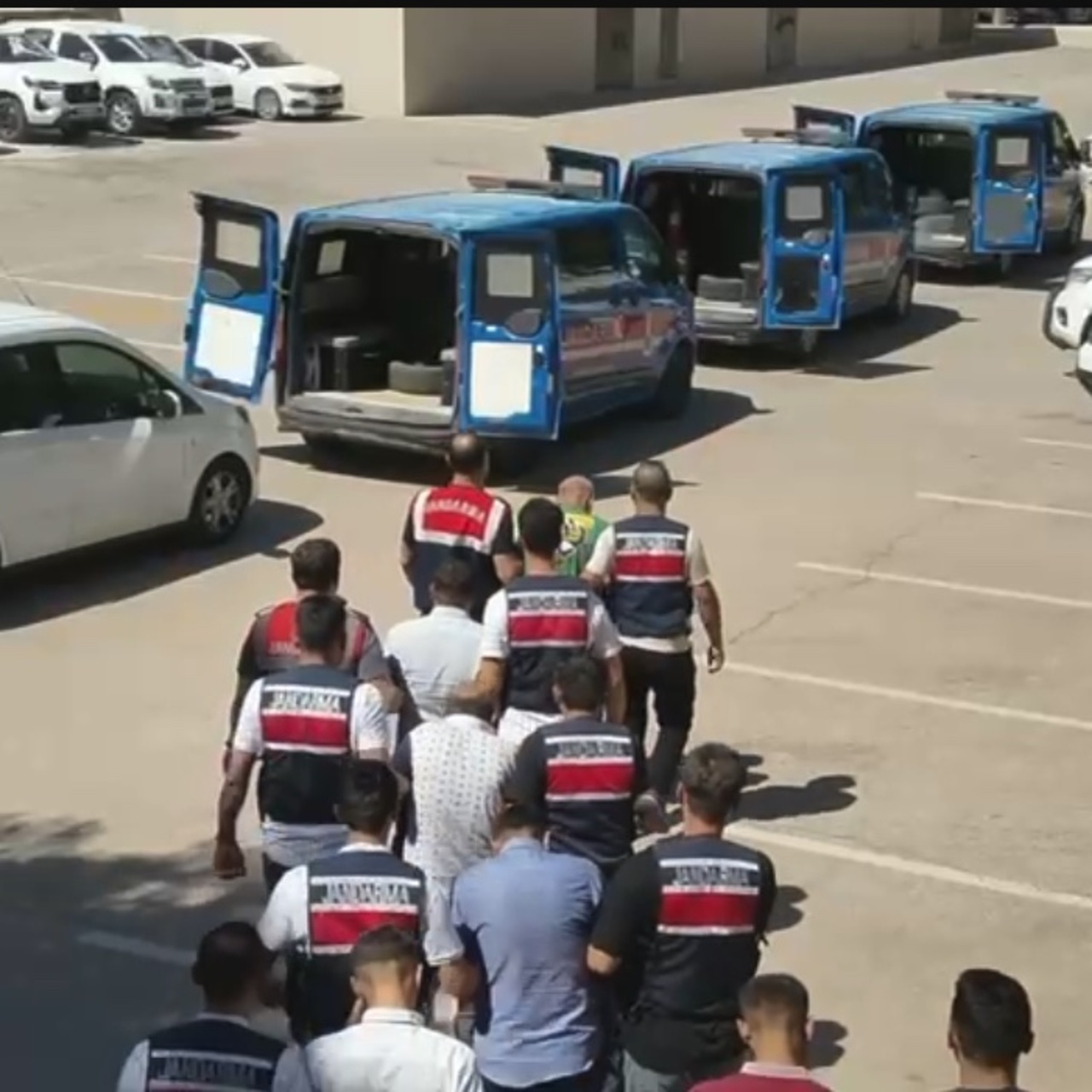 10 ilde 5 suç örgütüne operasyon: 74 gözaltı