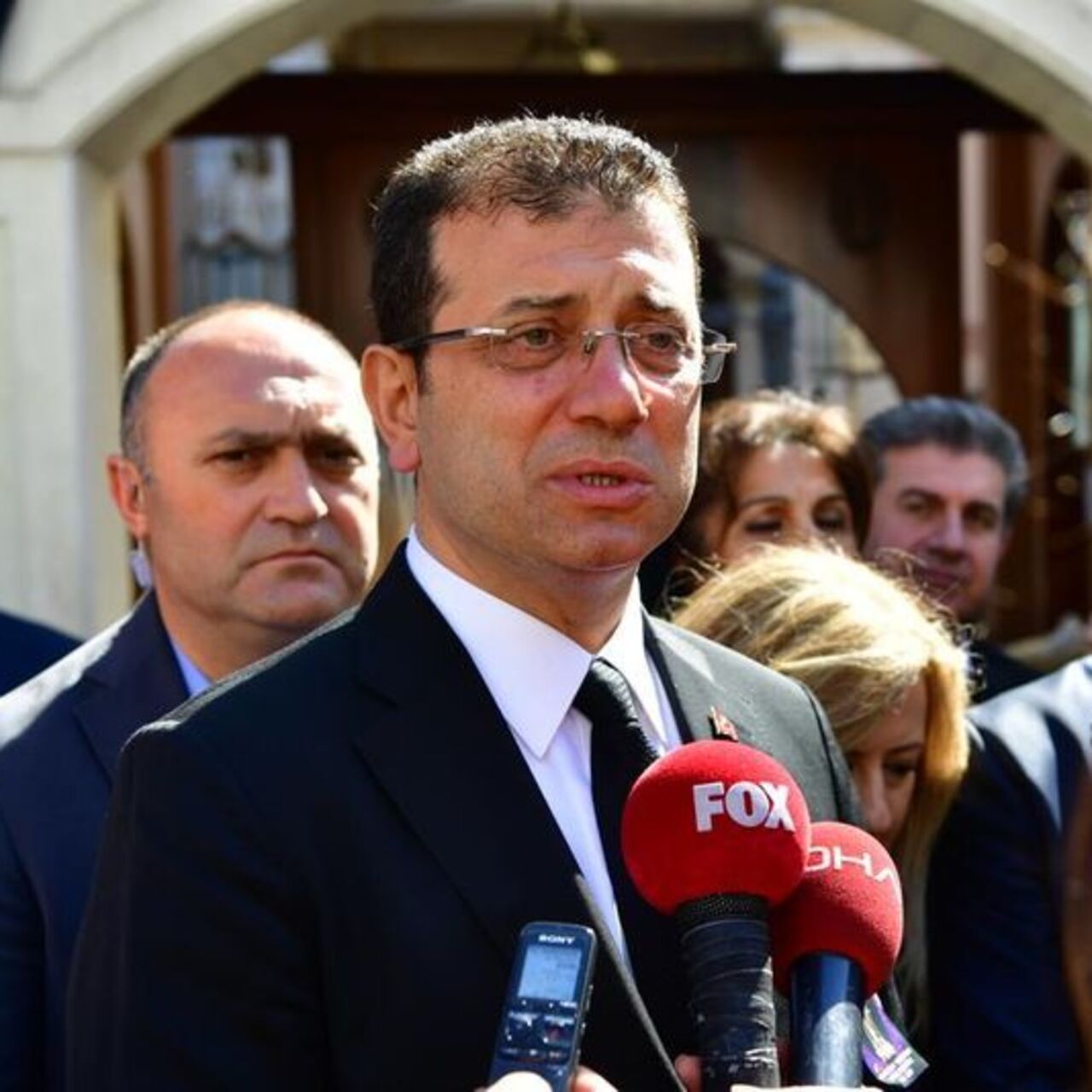 İmamoğlu'na 1 yıl 8 ay hapis cezası 