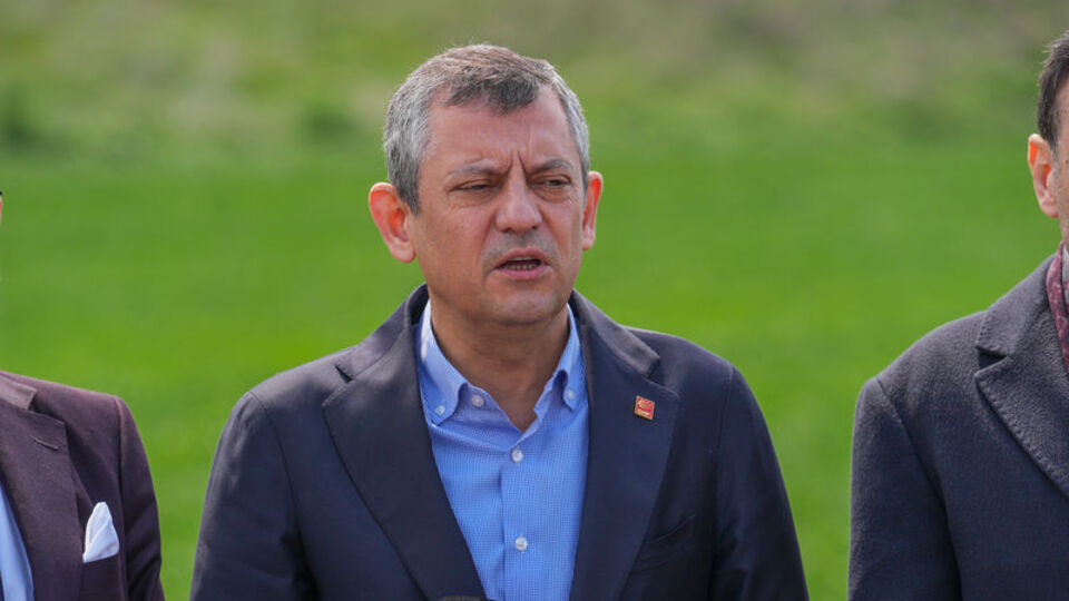 Özel, Silivri'de açıklamalarda bulundu