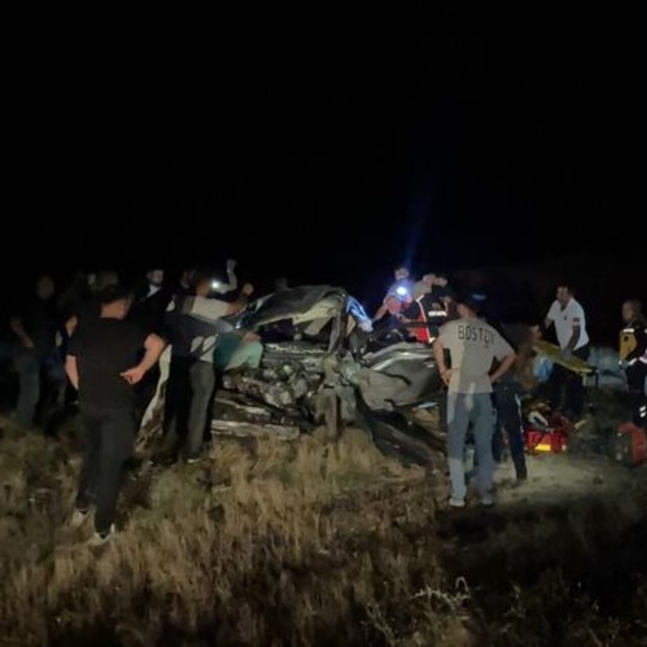 Otomobil şarampole devrildi: 2 ölü, 3 yaralı