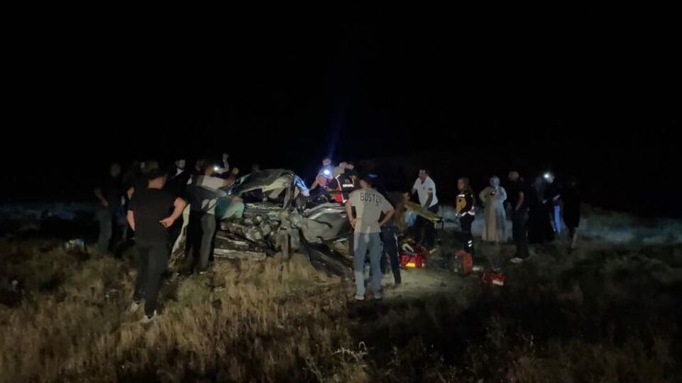 Otomobil şarampole devrildi: 2 ölü, 3 yaralı