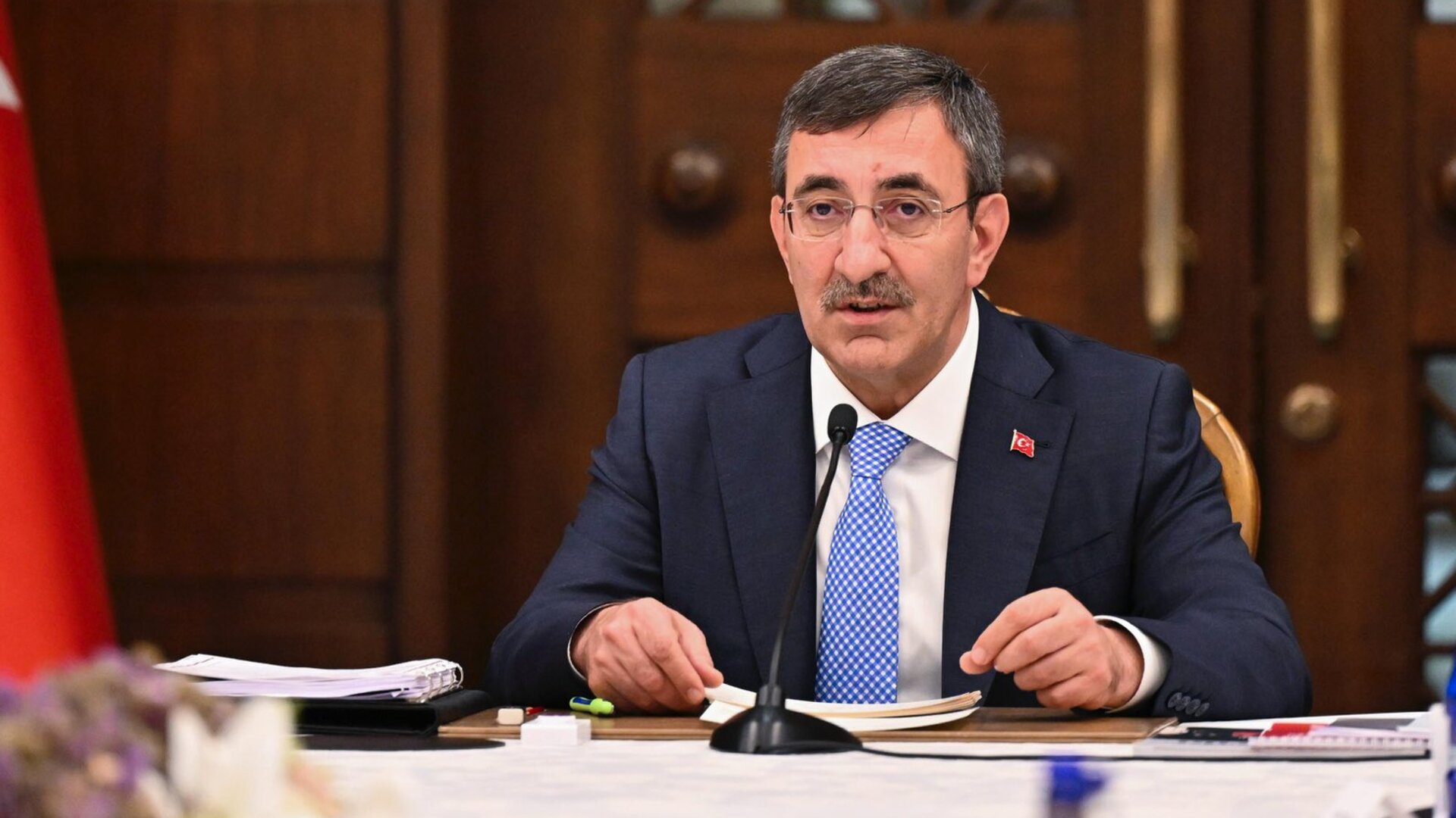 AK Parti'nin Ekonomik Vizyonu: Büyüme, İstihdam ve Enflasyon Hedefleri Masaya Yatırıldı!