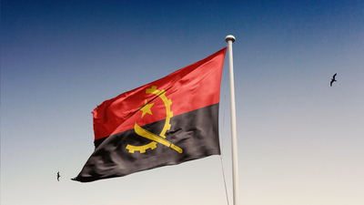 Angola bayrağı nedir?