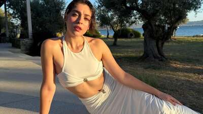 Yunan Adaları'nda tatil yapıyor